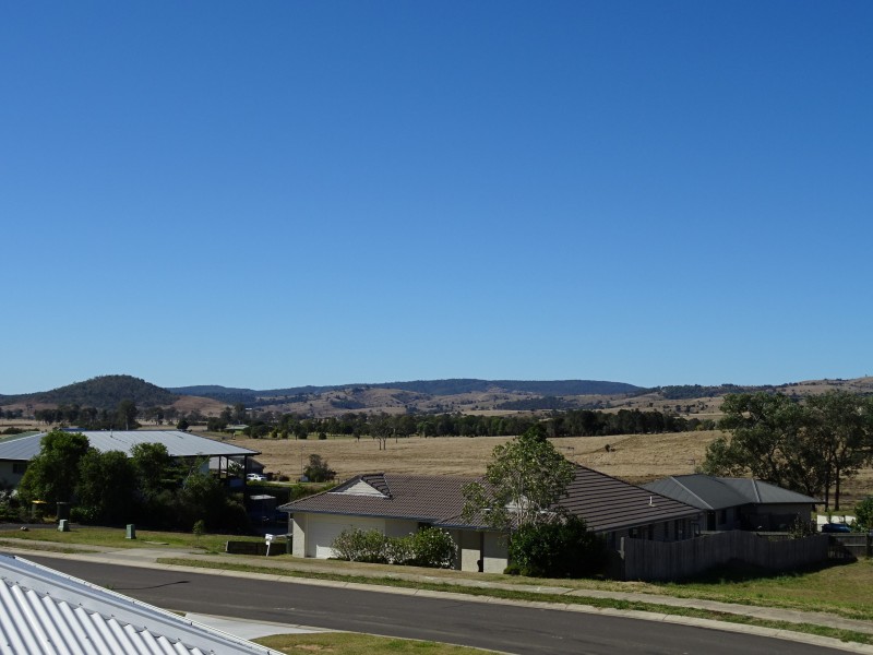 5 Woodfull St, Dugandan QLD 4310