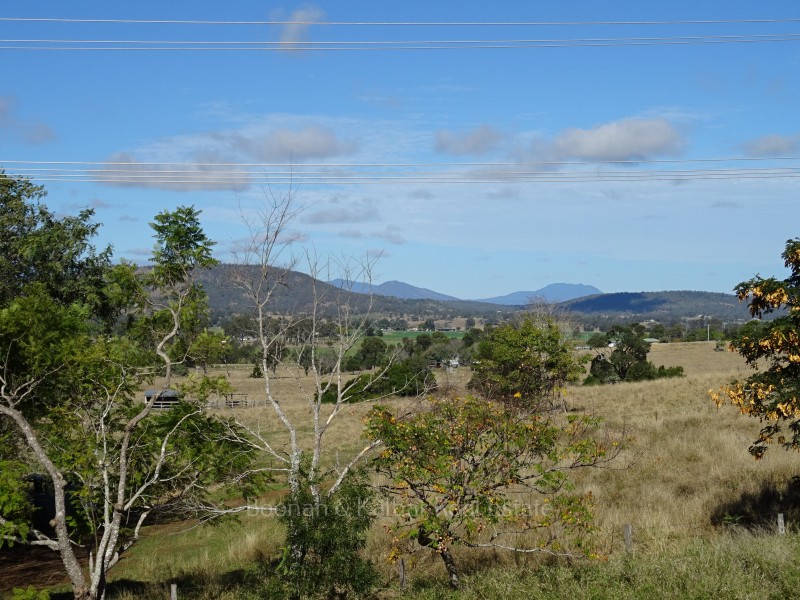 17 Mountview Close, Dugandan QLD 4310