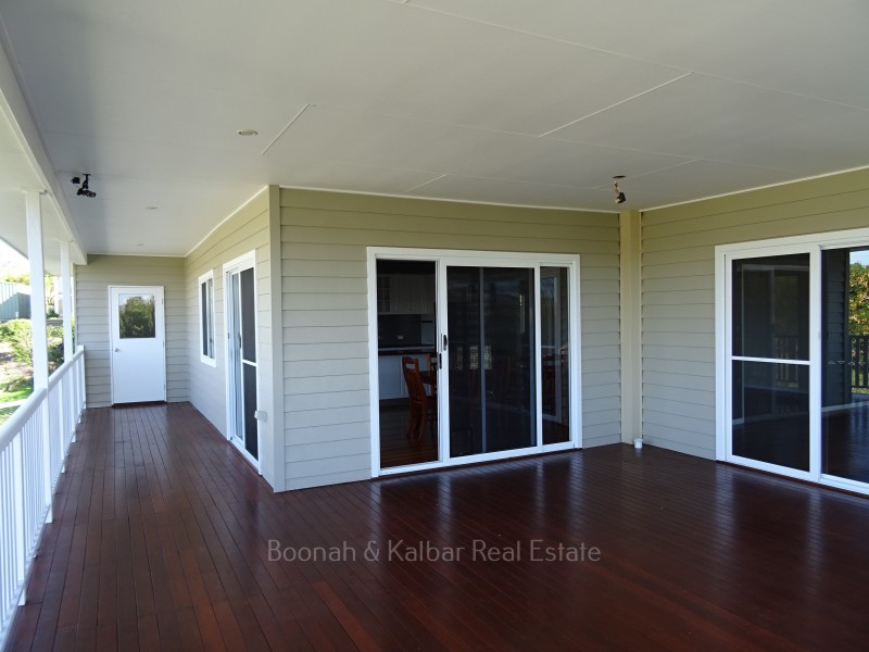17 Mountview Close, Dugandan QLD 4310