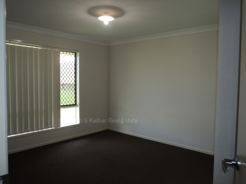 4 Preston Ct, Dugandan QLD 4310