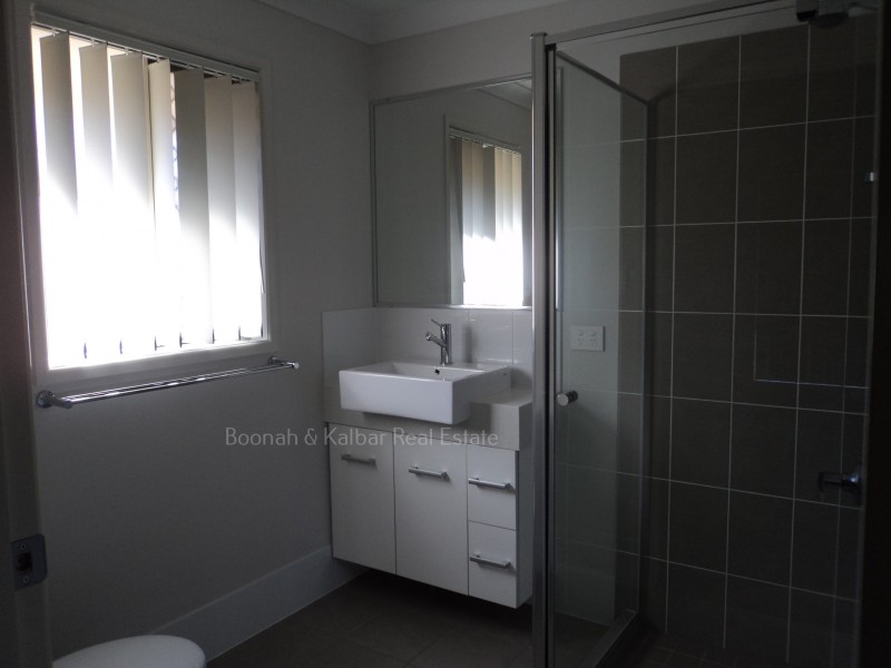 4 Preston Ct, Dugandan QLD 4310