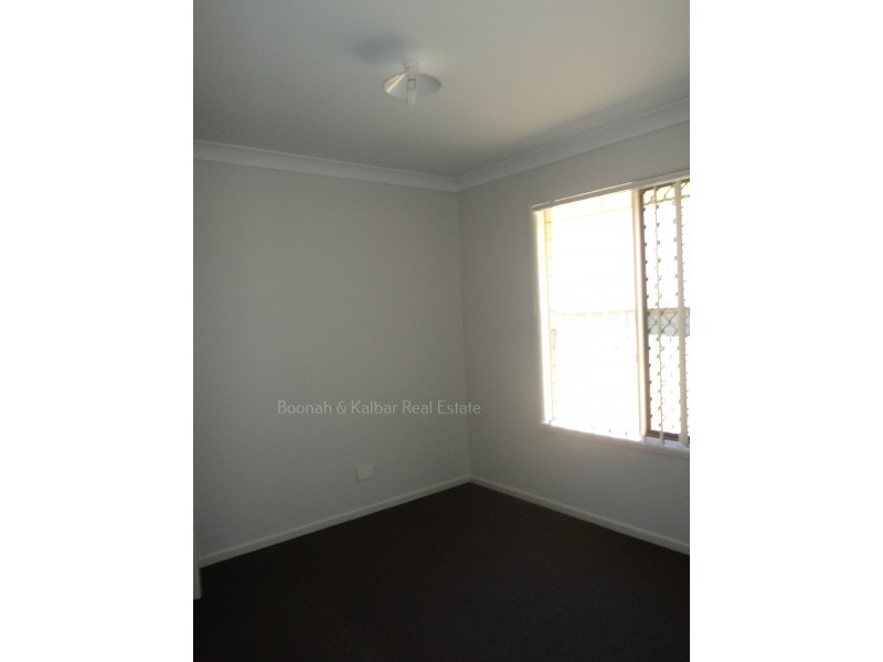 4 Preston Ct, Dugandan QLD 4310