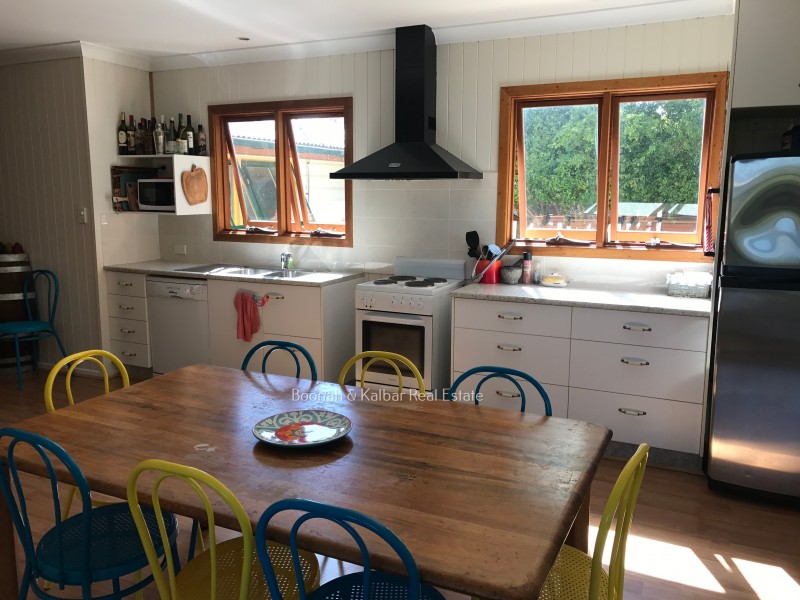 15 Davies Street, Kalbar QLD 4309