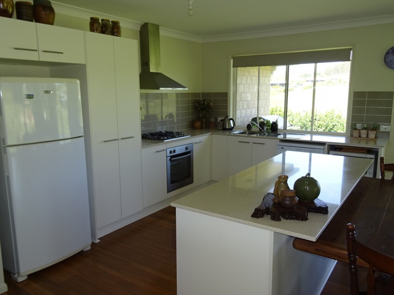 Hoya QLD 4310
