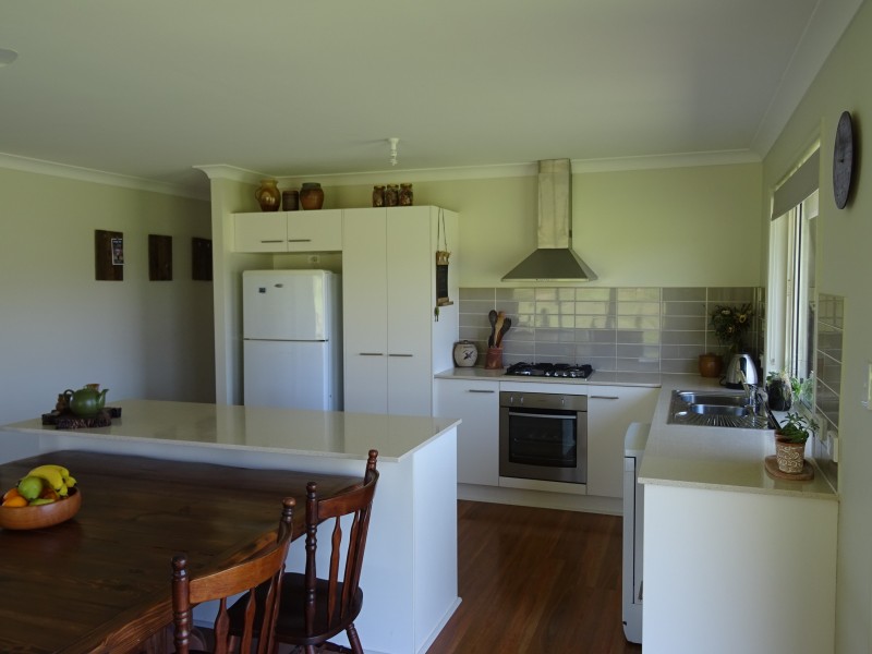 Hoya QLD 4310