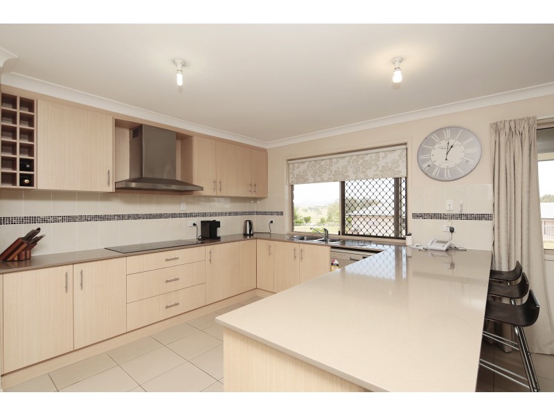 6 Miles Ct, Harrisville QLD 4307