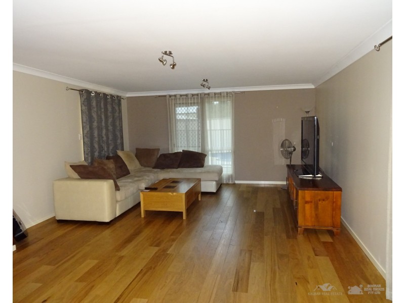 5 Woodfull St, Dugandan QLD 4310