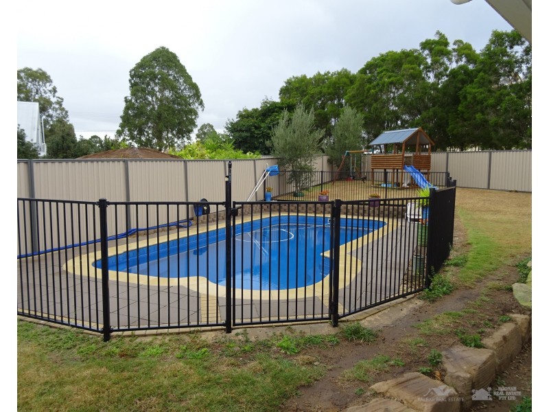 5 Woodfull St, Dugandan QLD 4310