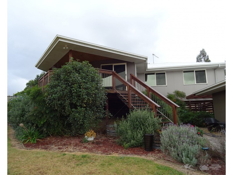 5 Woodfull St, Dugandan QLD 4310