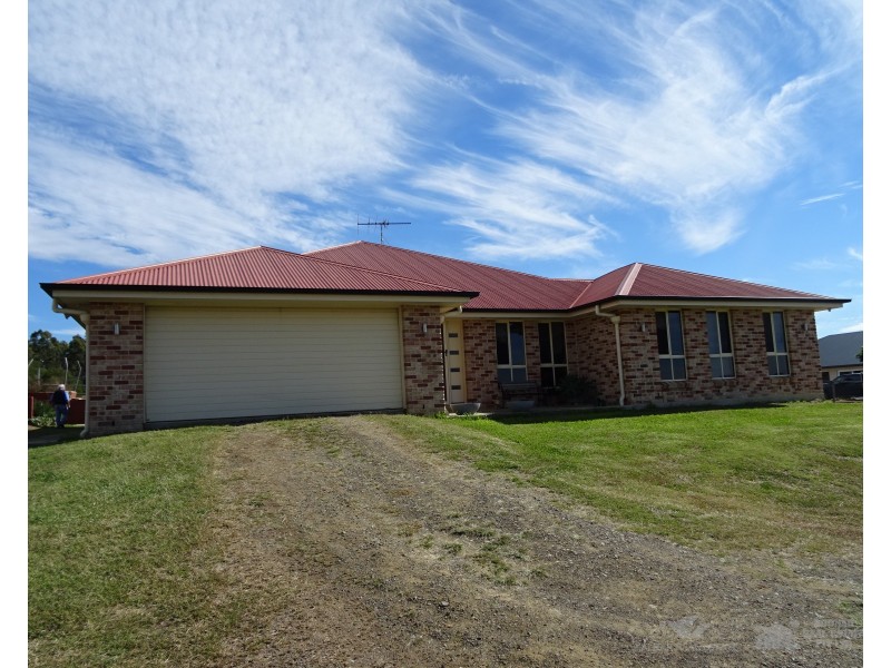 19 Stacey Dr, Boonah QLD 4310