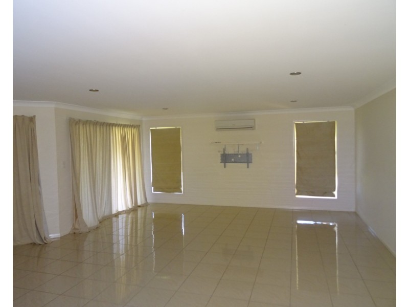 19 Stacey Dr, Boonah QLD 4310