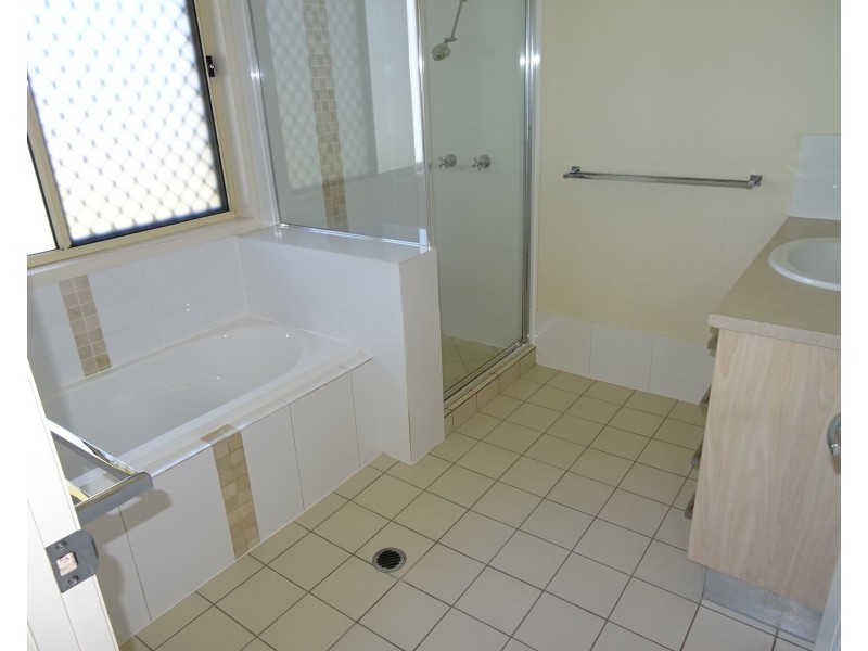 19 Stacey Dr, Boonah QLD 4310