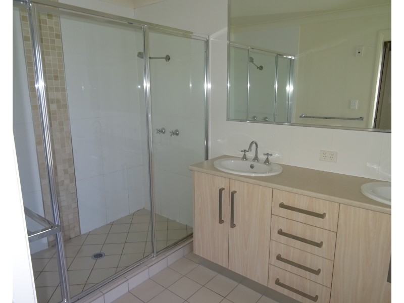 19 Stacey Dr, Boonah QLD 4310