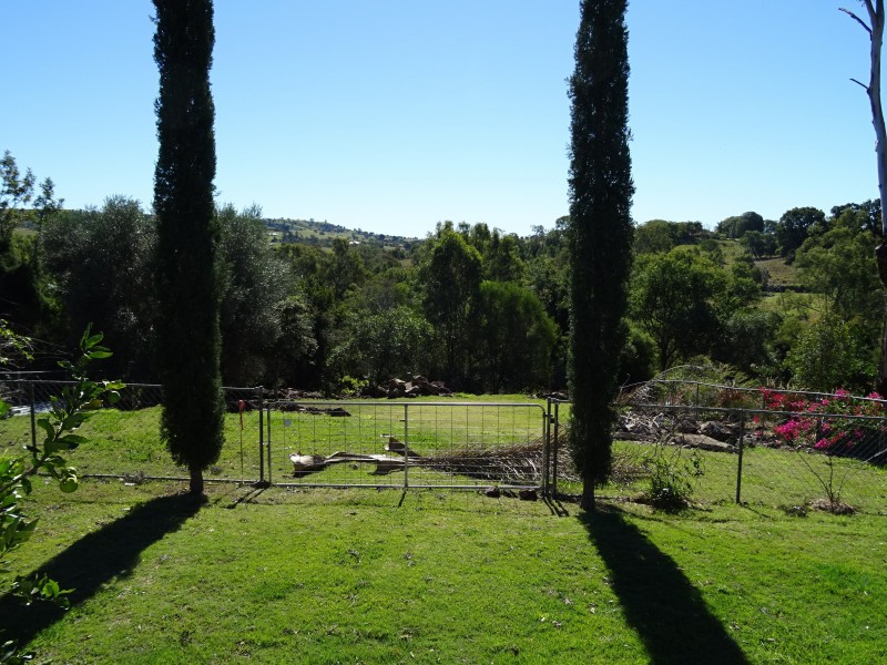 8 Athol Tce, Boonah QLD 4310