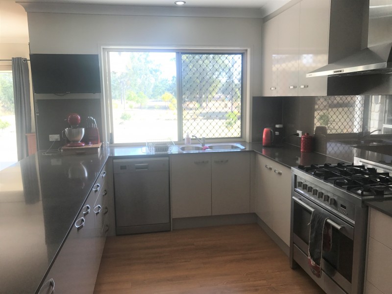 4 HUGHES Court, Aratula QLD 4309