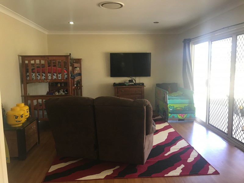 4 HUGHES Court, Aratula QLD 4309