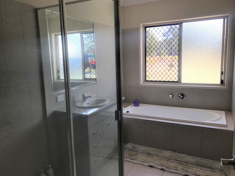 4 HUGHES Court, Aratula QLD 4309