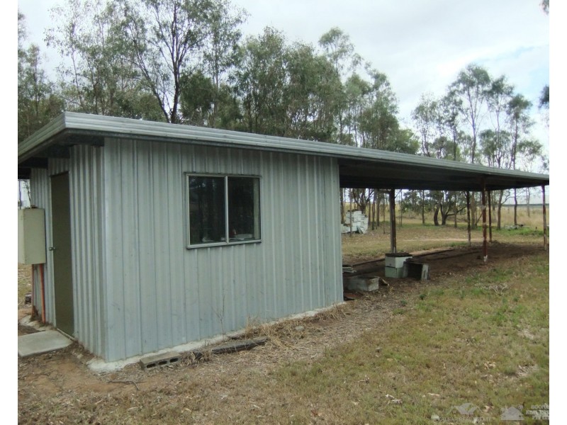 173 Peak Crossing Churchbank Weir Rd, Peak Crossing QLD 4306