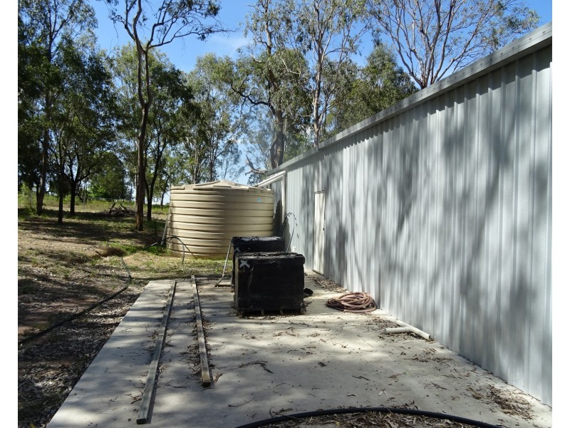 173 Peak Crossing Churchbank Weir Rd, Peak Crossing QLD 4306