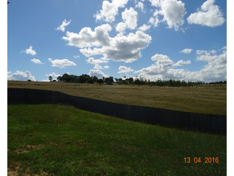 40 Devin Dr, Boonah QLD 4310