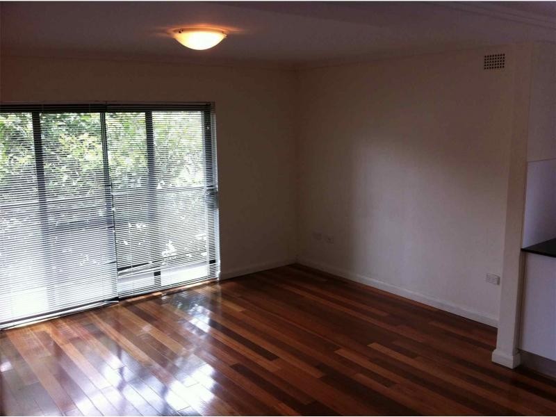 2/30 Glen Street, Marrickville NSW 2204