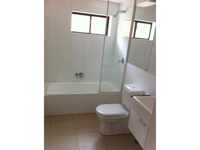 2/30 Glen Street, Marrickville NSW 2204