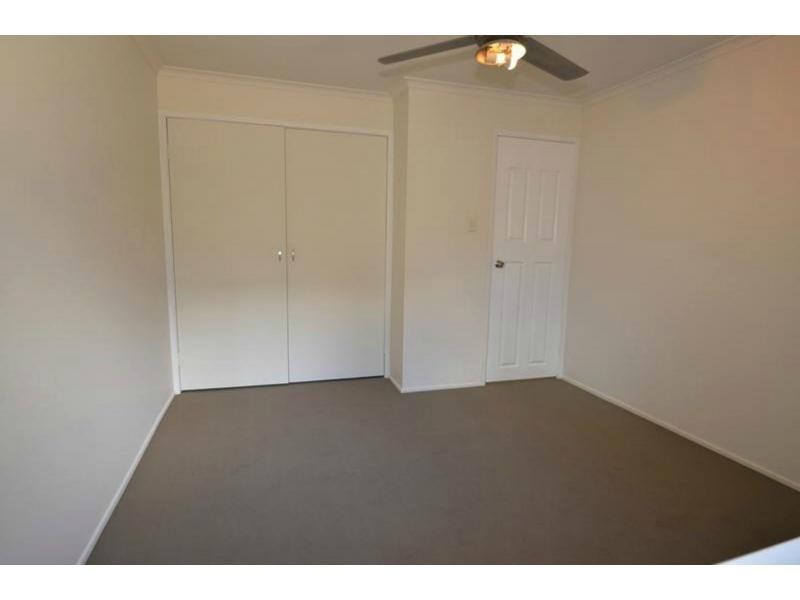 2/210 Olsen Avenue, Arundel QLD 4214