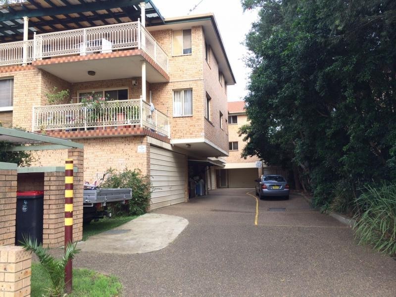 2/4 Fifth Avenue, Campsie NSW 2194