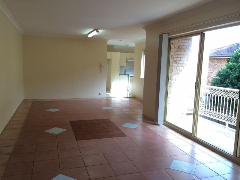 2/4 Fifth Avenue, Campsie NSW 2194