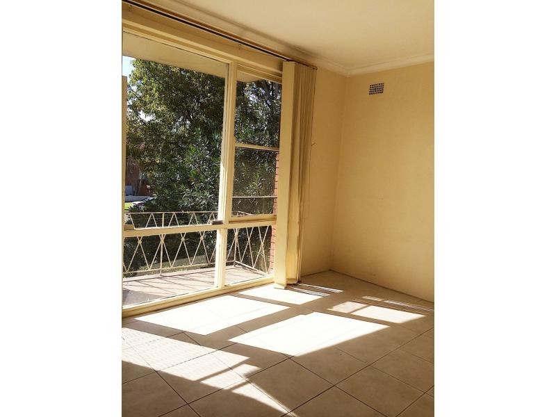 3/8 Fifth Avenue, Campsie NSW 2194