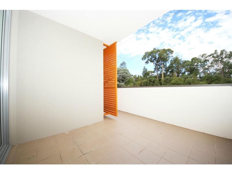 B205/2 Rowe Drive, Potts Hill NSW 2143