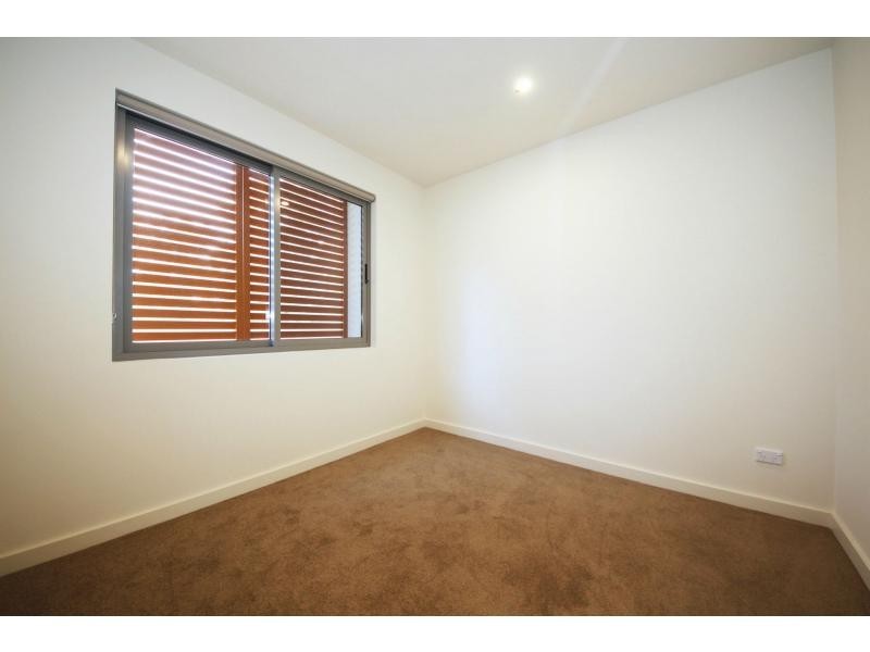 B205/2 Rowe Drive, Potts Hill NSW 2143