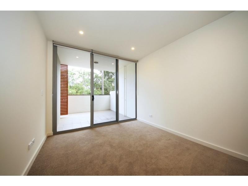 B305/2 Rowe Drive, Potts Hill NSW 2143