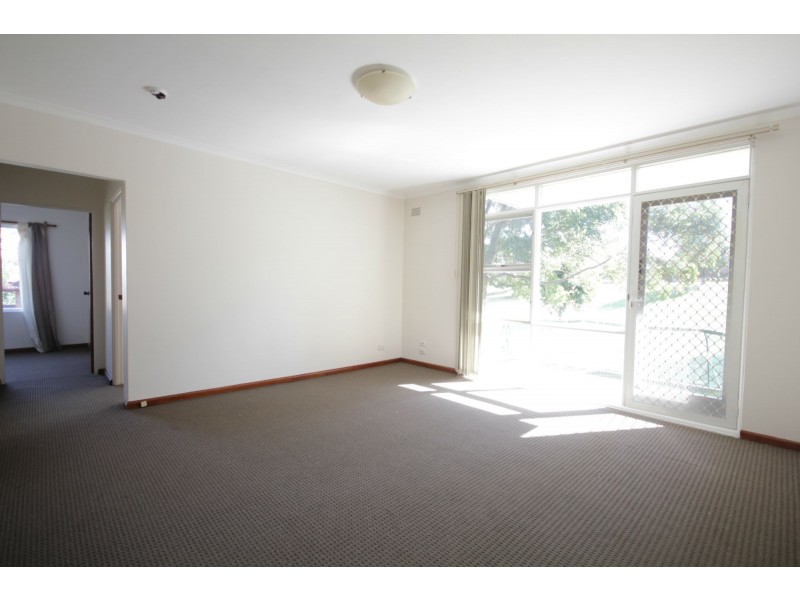 1/21a Farnham Avenue, Roselands NSW 2196