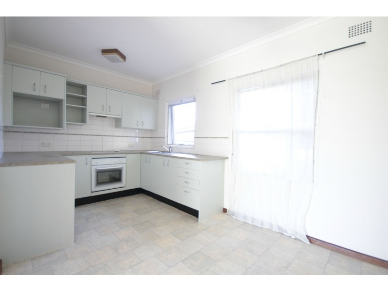 1/21a Farnham Avenue, Roselands NSW 2196