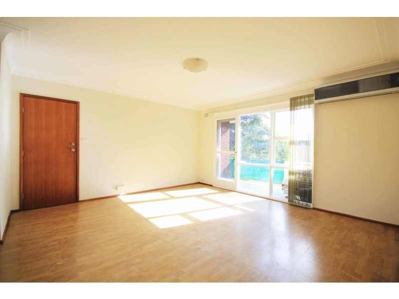 4/21a Farnham Ave, Roselands NSW 2196