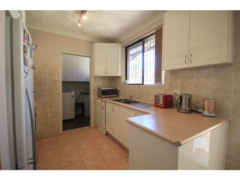 1/130-132 Evaline St, Campsie NSW 2194