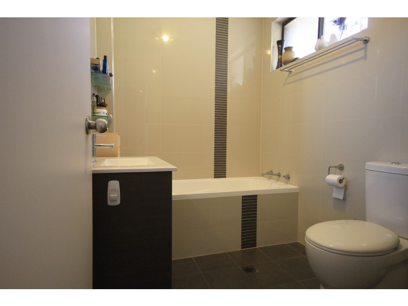 1/130-132 Evaline St, Campsie NSW 2194