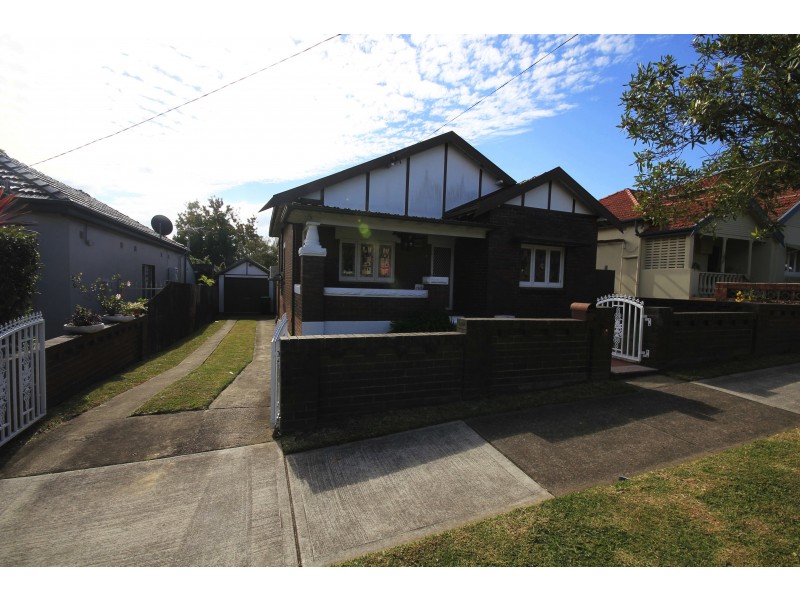 4 Parker Ave, Earlwood NSW 2206