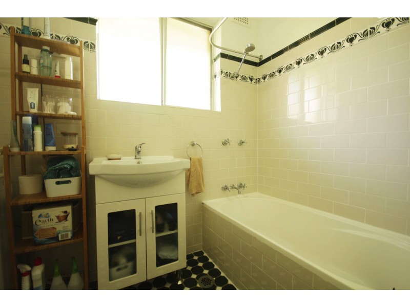 11/11 Arthur St, Marrickville NSW 2204