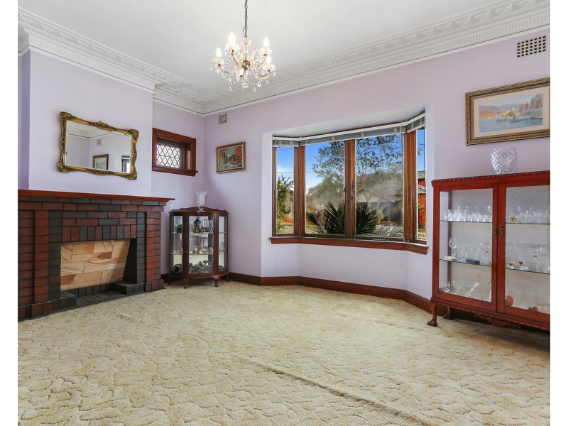 8 Ashton Avenue, Earlwood NSW 2206