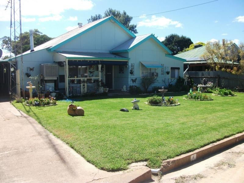 4 Poincaire Street, Trangie NSW 2823