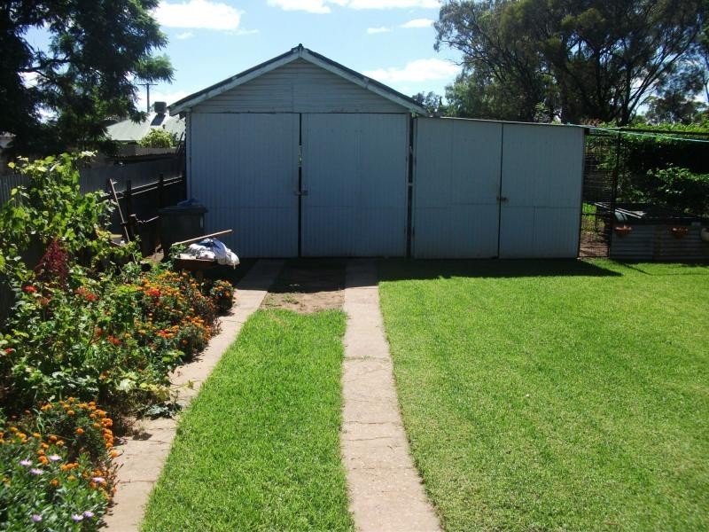 4 Poincaire Street, Trangie NSW 2823