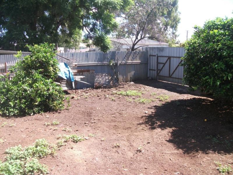 4 Poincaire Street, Trangie NSW 2823