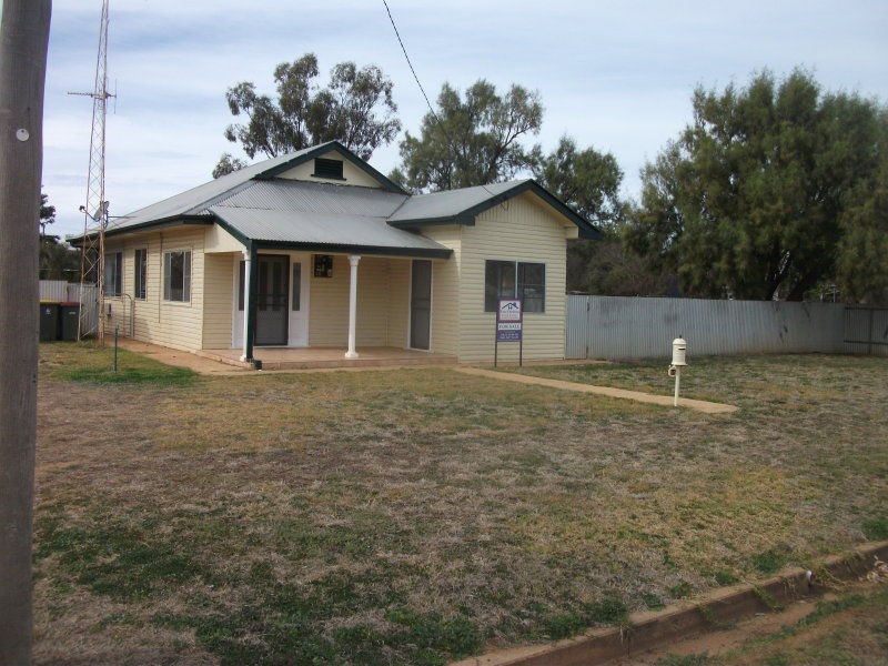 24 Campbell Street, Trangie NSW 2823