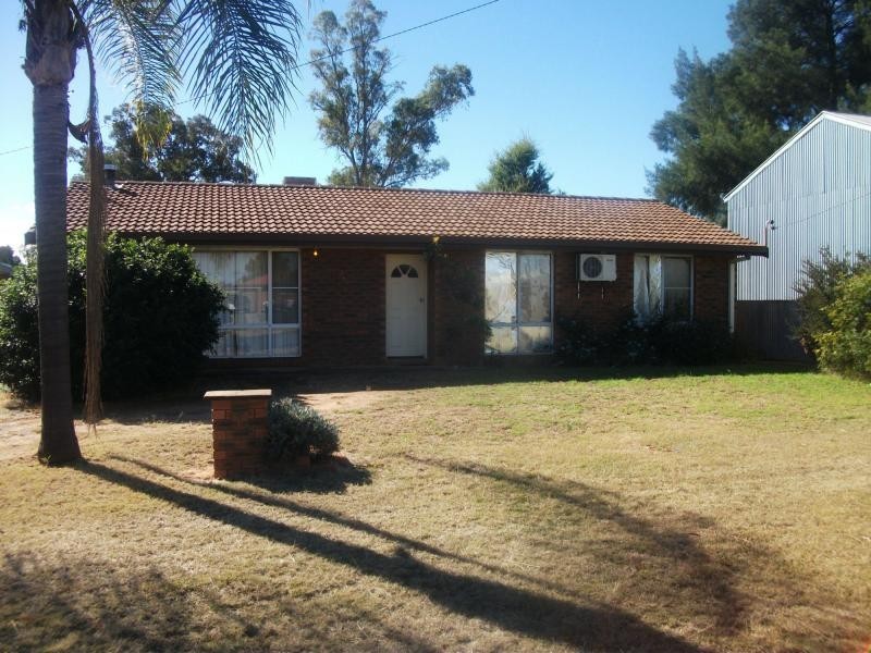 96 Cathundril Street, Nyngan NSW 2825
