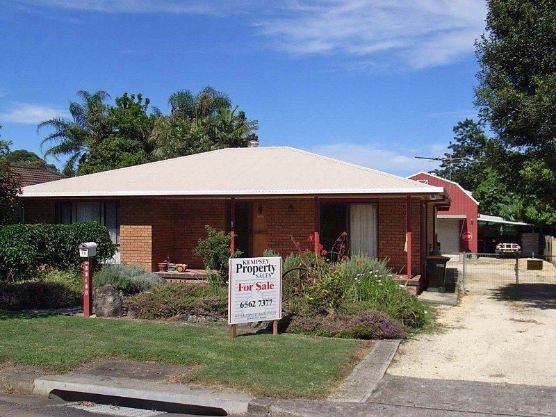 10 Lindsay Place, Kempsey NSW 2440