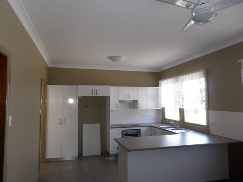 2 Greenfields Avenue, West Kempsey NSW 2440