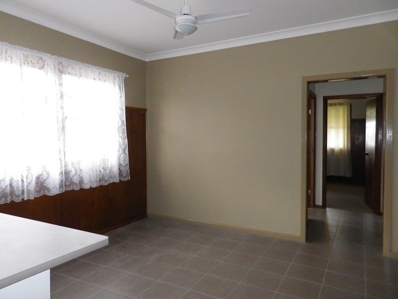 2 Greenfields Avenue, West Kempsey NSW 2440