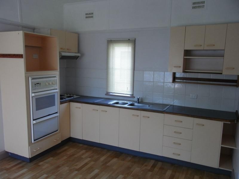 38 Marsh Street, West Kempsey NSW 2440